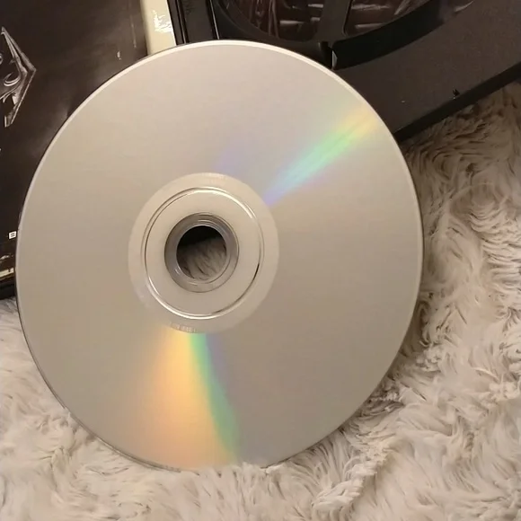 Skyrim Legendary Edition PC game ✨With Inserts: Includes map and sticker✨ - Picture 7 of 13